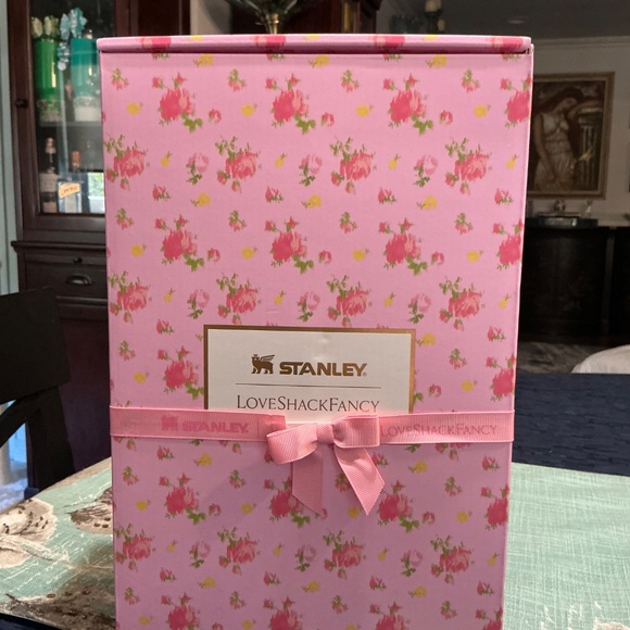 Stanley X Love Shack Fancy 40oz Tumbler Quencher H20 - Picture 4 of 7